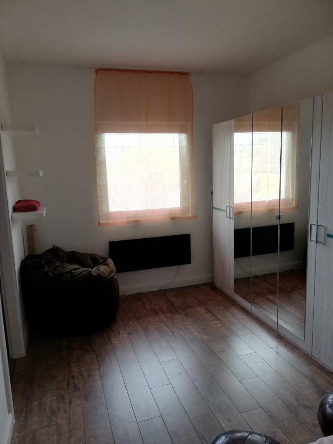 شقة House At Lake إسترغوم المظهر الخارجي الصورة